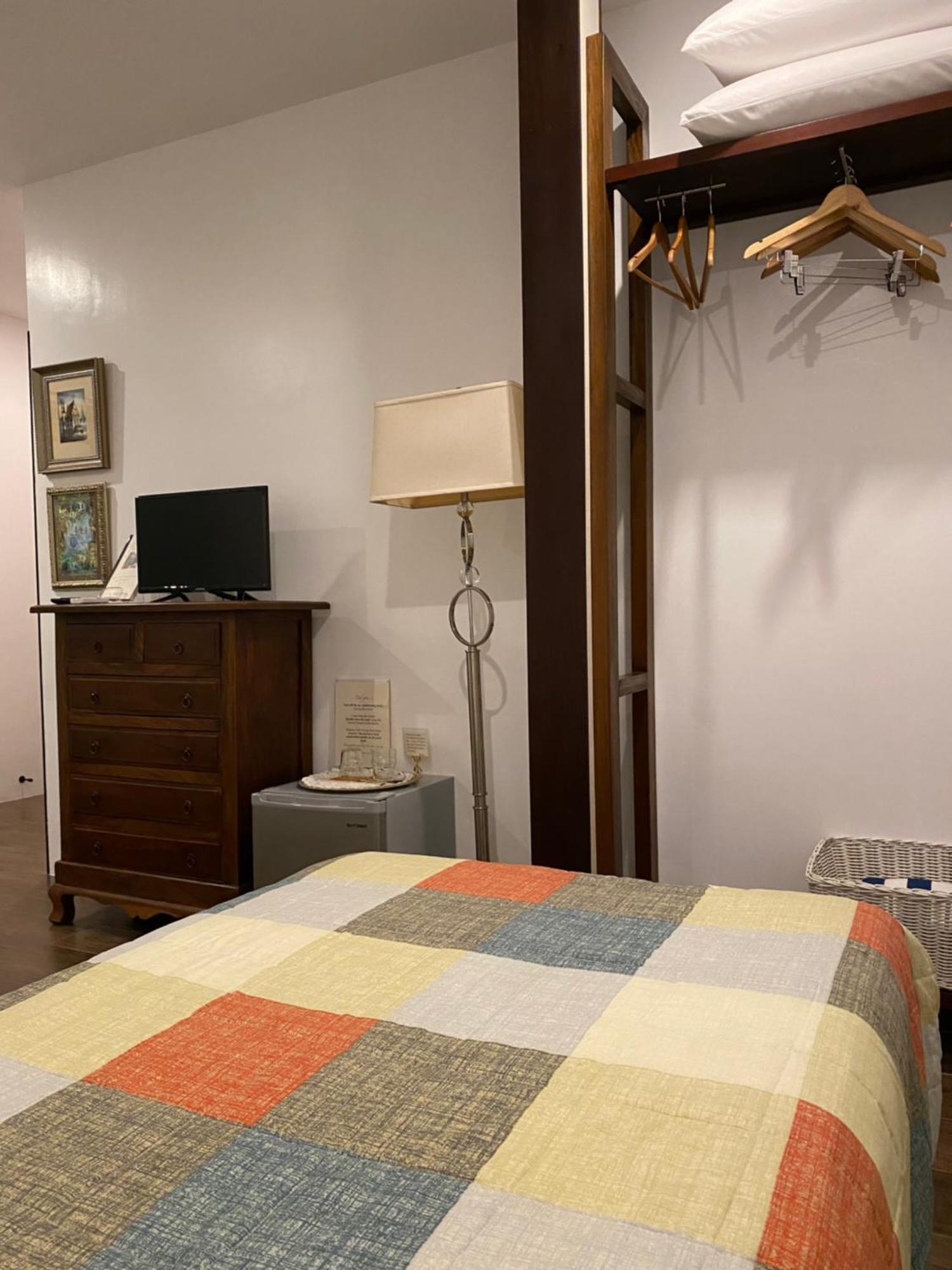 Balai Benedicere Bed & Breakfast Bacnotan ภายนอก รูปภาพ