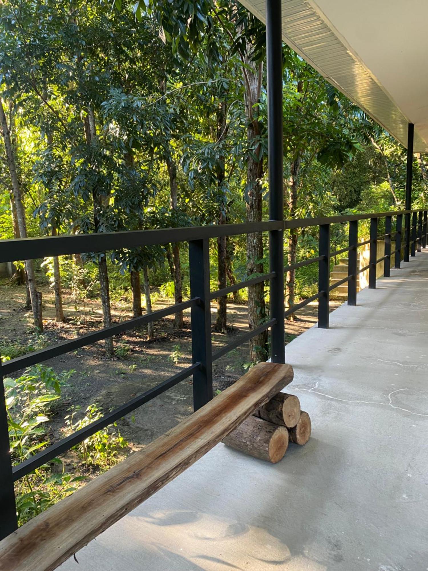 Balai Benedicere Bed & Breakfast Bacnotan ภายนอก รูปภาพ